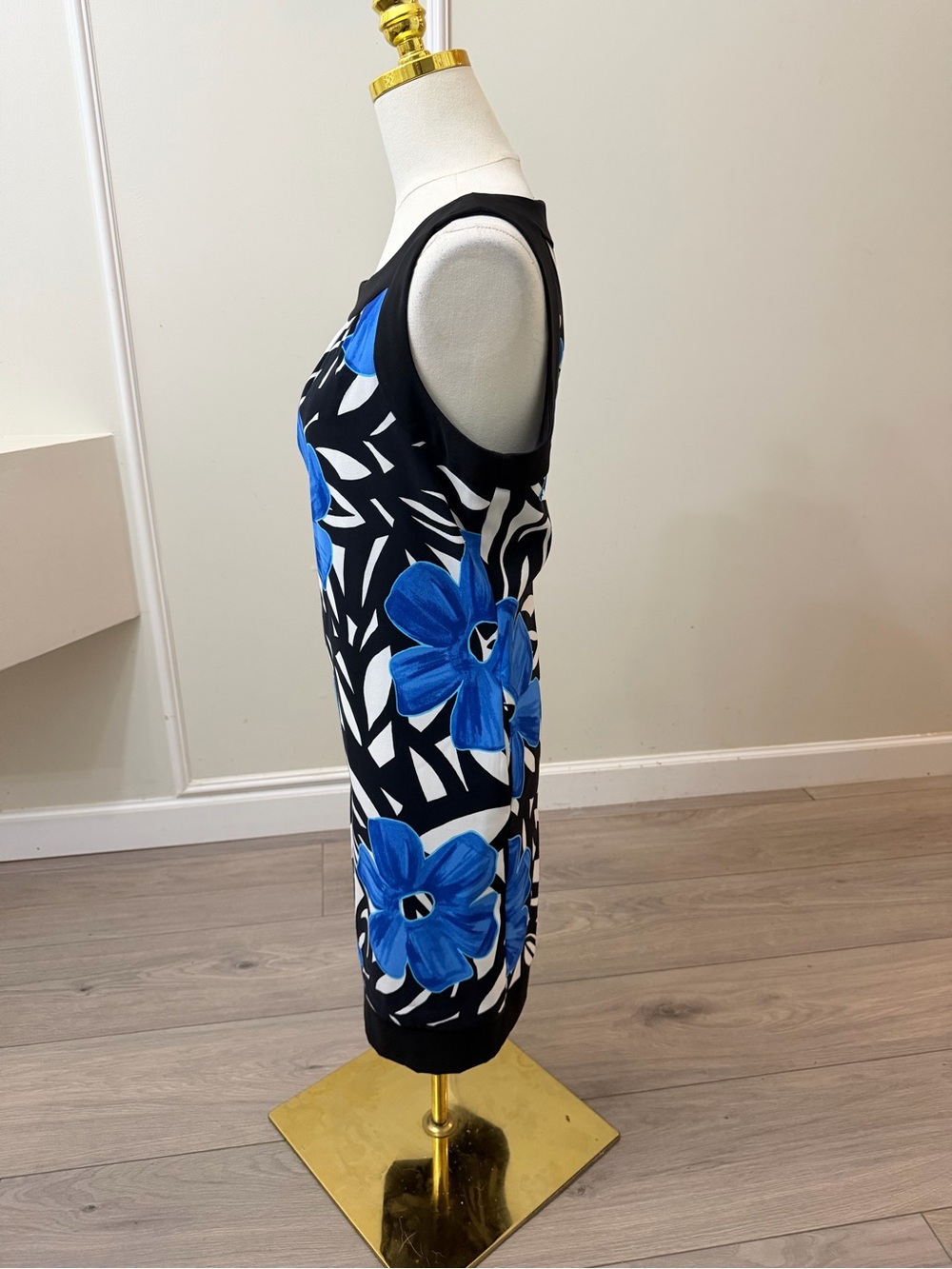 AGB Dress Blue Black White Floral Sleeveless Sheath Dress Size 14 - Picture 3 of 6